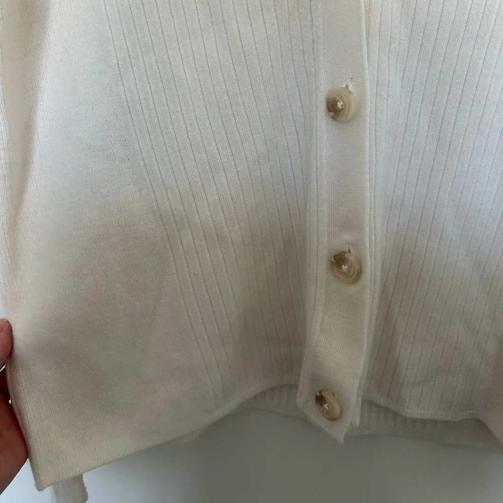 Tahari 100% Extrafine Merino Wool Cardigan Size Large Ivory - Picture 4 of 5
